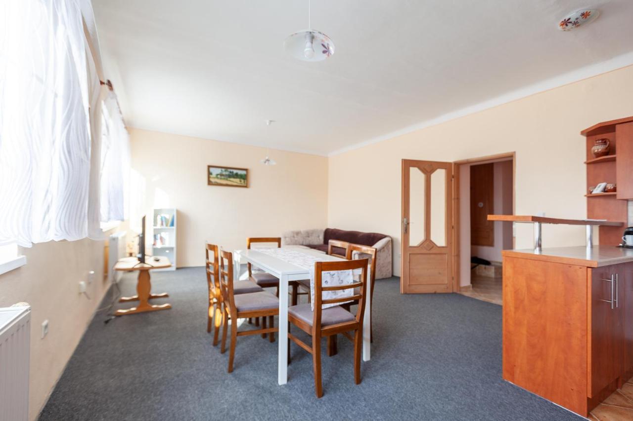 Apartmany Domek U Lesa Bítov Eksteriør bilde