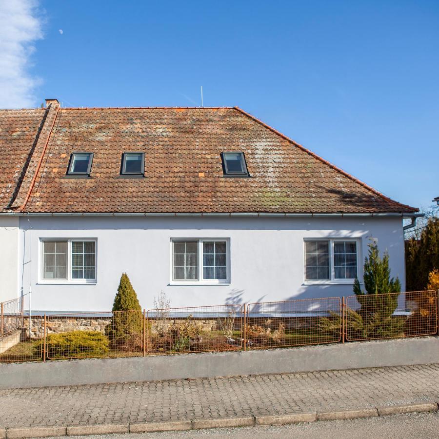 Apartmany Domek U Lesa Bítov Eksteriør bilde